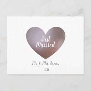 Recién casados tarjeta postal de corazón de boda p