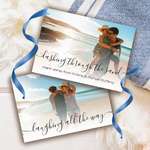 Recorriendo la tarjeta de vacaciones tropical de a