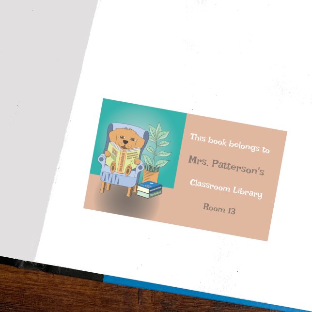 Rectangular Pegatina de biblioteca de aula de perro leyendo hi (Cute personalized classroom library sticker with teacher's name and room number .)