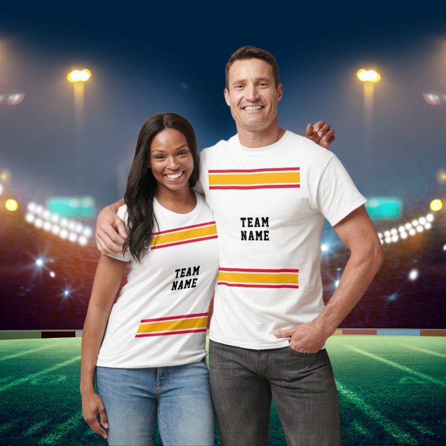 Red & Gold Sports Jersey Nombre equipo White Unise (Red & Gold Sports Jersey Team Name White Unisex T-Shirt)