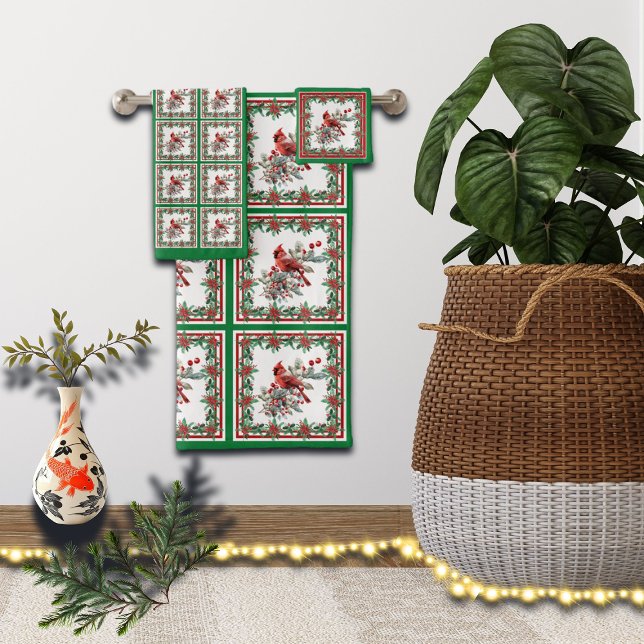 Red Mockingbird Poinsettia Borders Green (Subido por el creador)