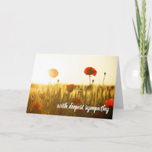 Red Poppies Open Field con la tarjeta de simpatía