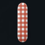 Red Watercolor Gingham Skateboard<br><div class="desc">Un estilo tan clásico como su A-game,  este divertido skateboard presenta un diseño de gingham de color azul rojo.</div>