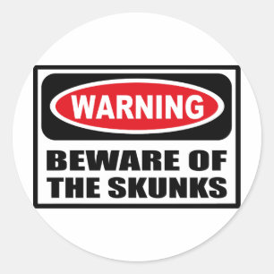 Redonda Atención al Pegatina de SKUNKS