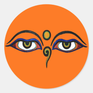 Redonda Buda observa al pegatina del arte