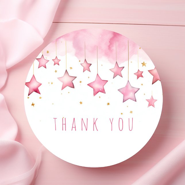 Redonda Estrellas rosas gracias pegatina (Pink stars thank you fun sticker. Stars hanging from light pink dreamy fluffy clouds.)