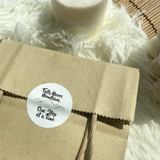 Redonda Faith Mueve Pegatina de Montañas (Subido por el creador)