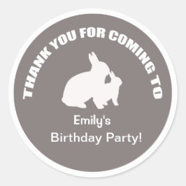 Redonda Fiesta de cumpleaños de conejo gracias pegatina es