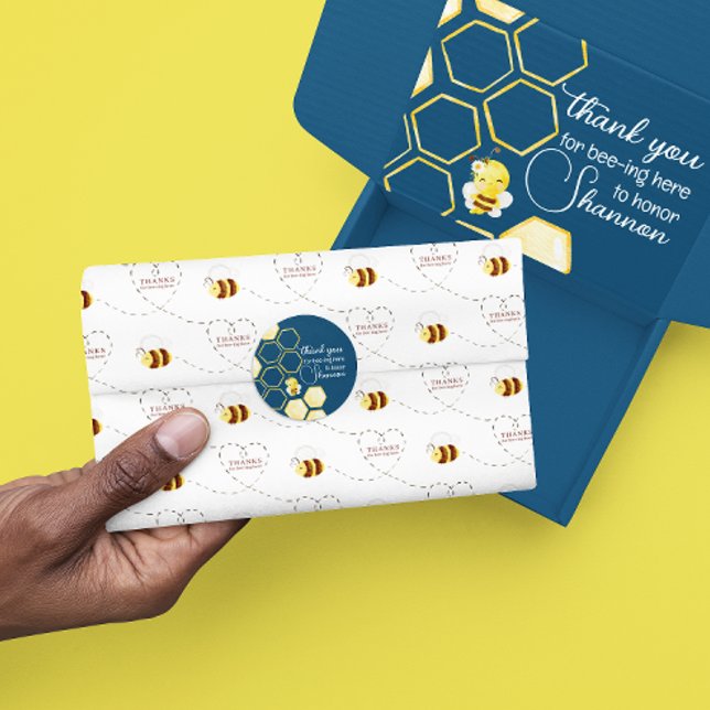 Redonda Gracias Por Bee-ing Here Baby Shower Pegatina (Thank your baby shower guests with this cute, "Thanks for bee-ing here" stickers! )