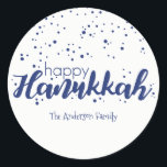 Redonda Happy Hanukkah Snow Bubbles Pegatina Gift Tag<br><div class="desc">La etiqueta de regalo Pegatina Happy Hanukkah Snow Bubbles es perfecta para sus necesidades de regalos de vacaciones. Hay otros productos que coinciden con este diseño.</div>