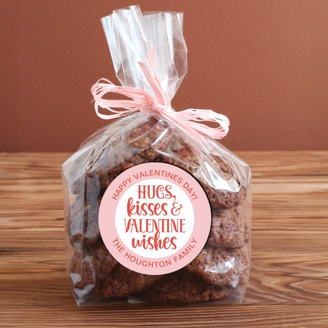 Redonda Pegatina de San Valentín Rojo Rosa Personalizado (Personalize this cute pink hugs and kisses sticker for Valentines'd Day this year.)