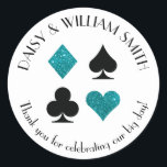 Redonda Pegatina de texto personalizado con tema de Las Ve<br><div class="desc">El brillo verde turquesa falso y los palos de cartas negros están rodeados de texto personalizable que hace que estas pegatinas redondas sean perfectas para todo tipo de proyectos y ocasiones. Úsalas para etiquetar los detalles para los invitados de la boda,  para cerrar sobres y más.</div>