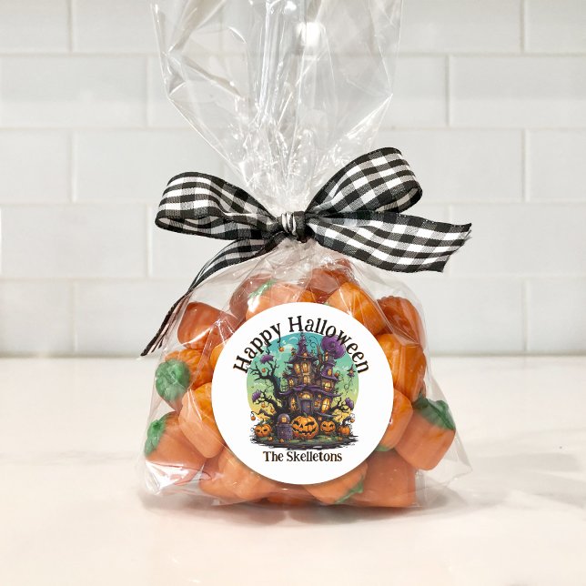 Redonda Pegatina familiar personalizado - casa embrujada (Personalized Family Halloween Candy Bag Sticker)