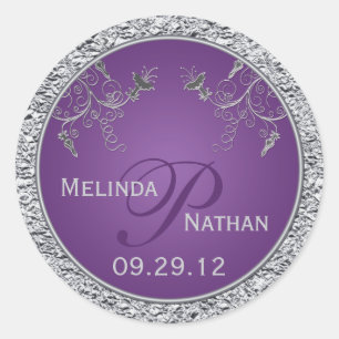 Redonda Pegatina Monogramado a la Floral Púrpura y Relieve