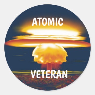 Redonda Pegatina para Veteranos Atómicos con Nube de Hongo