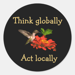 Redonda Piense global al pegatina del colibrí del acto