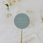Redonda Verde salvia | Boda Bienvenida Pegatina de Ronda C<br><div class="desc">Este verde sabio | El pegatina redondo clásico de bienvenida boda es perfecto para su boda minimalista neutro clásico y moderno. El diseño presenta una fuente contemporánea mínima básica y una delicada caligrafía de escritura formal de moda. Seguramente completará su boda de otoño, verano, primavera o otoño. ¡Manténgalo como está,...</div>