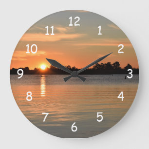 Redondo Grande Atrapado en el reloj del atardecer