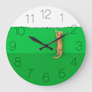 Redondo Grande Gato atigrado rojo rompe papel alrededor del reloj