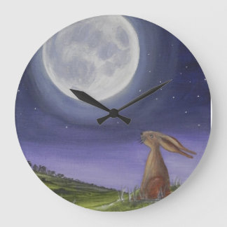 Redondo Grande Luna que mira el reloj de las liebres