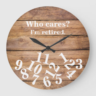 Redondo Grande Números desconcertados en el reloj de Wood LOOK