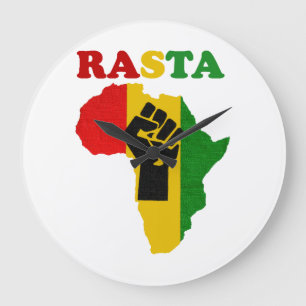 Redondo Grande Puño del poder negro de Rasta sobre el reloj de