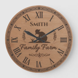 Redondo Grande Reloj con apellido familiar personalizado – Escena
