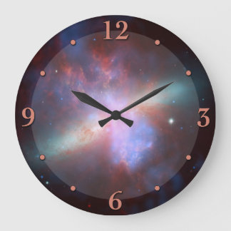 Redondo Grande Reloj de astronomía de nebulosa en el espacio ultr