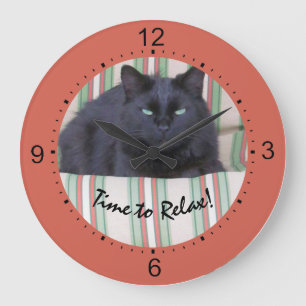 Redondo Grande Reloj - Gato negro sobre cojines