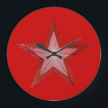 Redondo Grande Reloj rojo Estrella roja<br><div class="desc">Diseño moderno con una estrella "brillante" roja y blanca sobre un fondo rojo. Reloj de pared con un diseño de personalizable para que puedas personalizar con tu propio texto, imágenes e ideas. Tenga en cuenta que esta es una imagen impresa creada con fotografías originales y técnicas digitales, no brilla ni...</div>