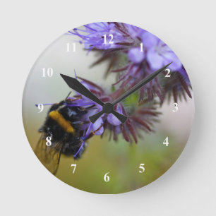 Redondo Mediano Abeja en un reloj azul de pared acrílica