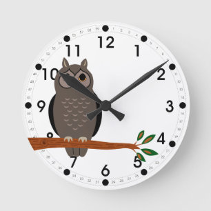 Redondo Mediano Búho del arbolado en animales del bosque del reloj