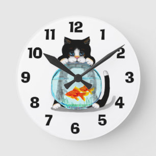 Redondo Mediano Gato de Tuxedo con Reloj de Peces