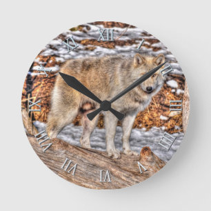 Redondo Mediano Lobo blanco, nieve y tronco Reloj de arte salvaje