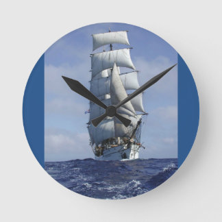 Redondo Mediano reloj alto de la nave