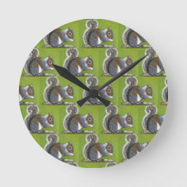 Redondo Mediano Reloj de ardilla gris