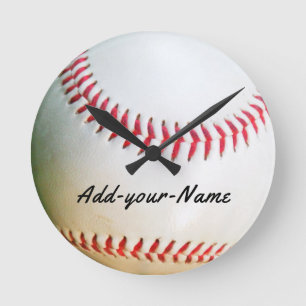 Redondo Mediano Reloj de béisbol blanco añade tu nombre