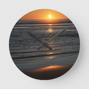 Redondo Mediano Reloj de foto del atardecer de la costa de Oregón
