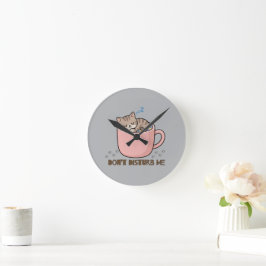 Redondo Mediano Reloj de Gatito Dormido en Taza de Té