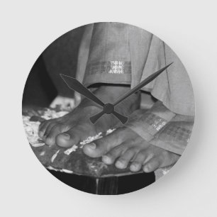 Redondo Mediano Reloj de los pies de Sathya Sai Baba Lotus