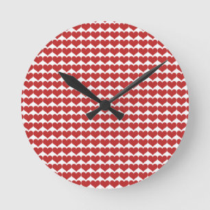 Redondo Mediano Reloj de patrón de corazones de corte rojo
