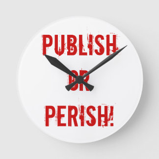 Redondo Mediano Reloj de tenencia - Publicar o Perder