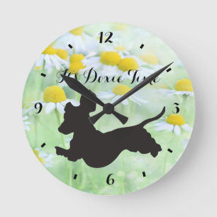 Redondo Mediano Reloj del Dachshund y de pared de las margaritas