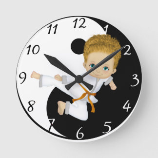 Redondo Mediano Reloj del muchacho del karate