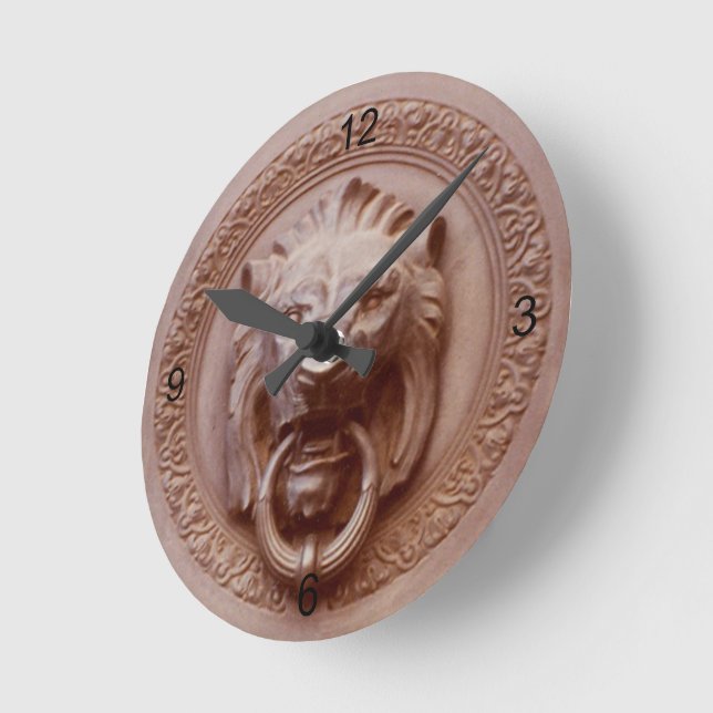 Redondo Mediano reloj - Perilla de puerta con cabeza de león (Ángulo)