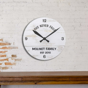 Redondo Mediano Reloj ruso "El amor nunca falla" personalizado