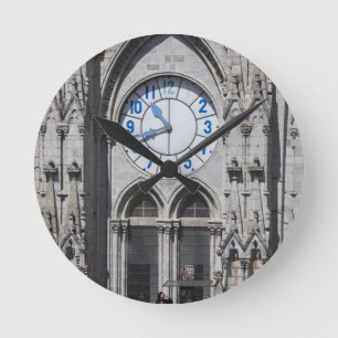 Redondo Mediano Torres de reloj en la Basílica Nacional, Ecuador