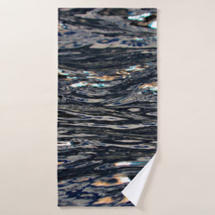 Reflejo de olas de agua de lago