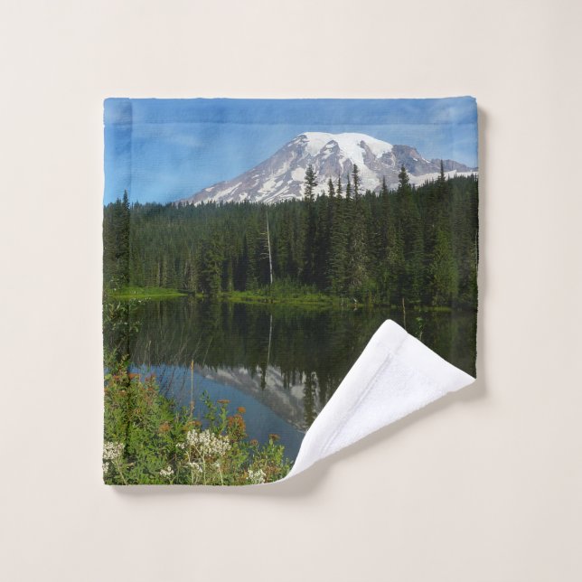 Reflejo del lago del Monte Rainier con flores silv (Toallita)
