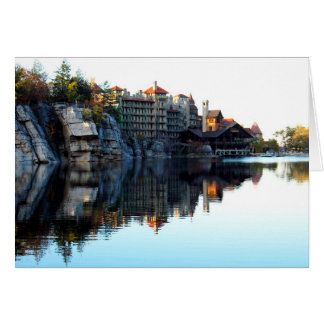 Reflexión de la casa de la montaña